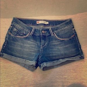 Levi’s shorty short